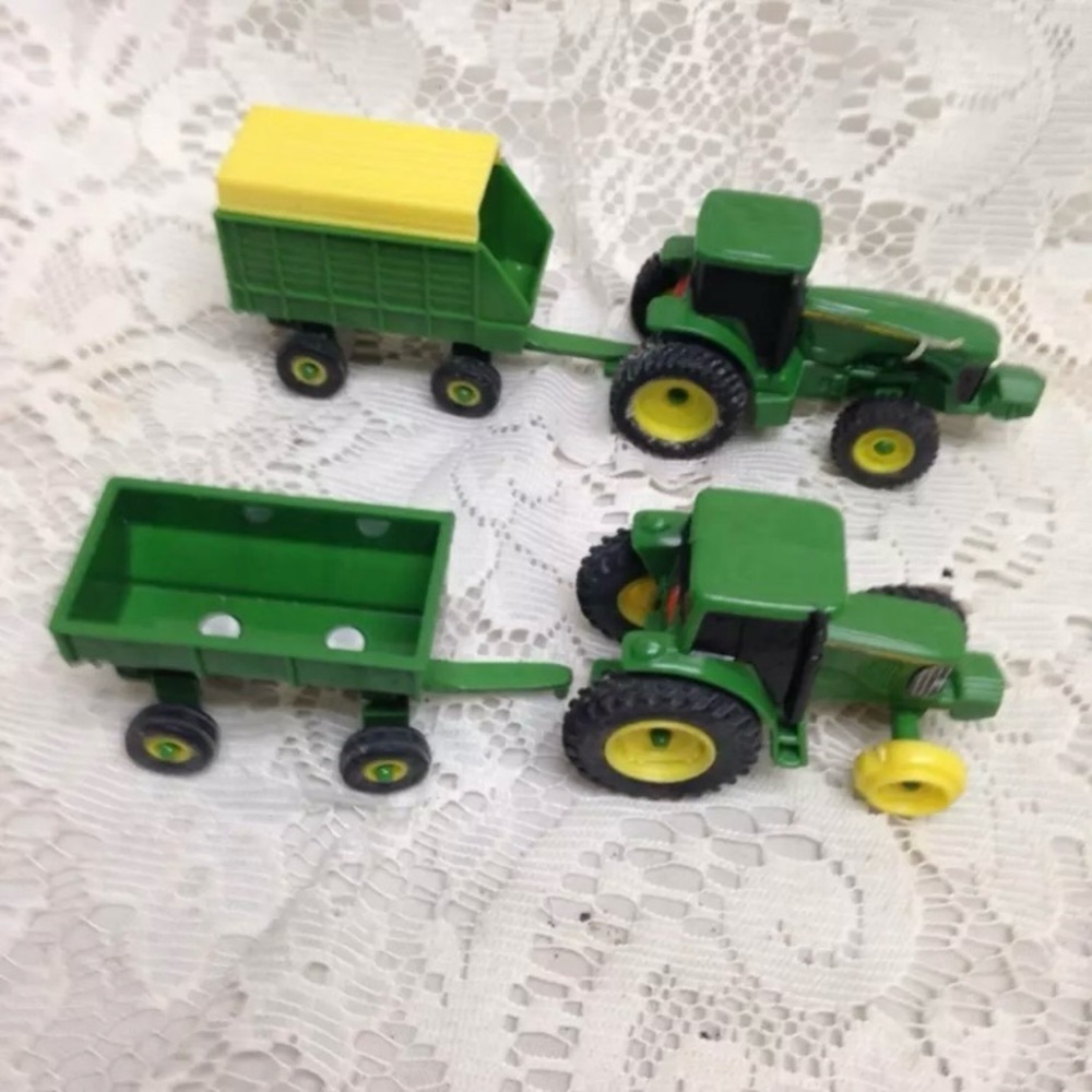 John Deere 2pc 6in x 2in LongTractor and Wagon Set (B)